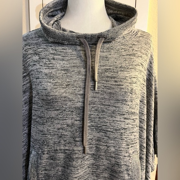 Athleta Blissful Hooded Poncho Oversized Heathered Gray size S - Picture 3 of 6